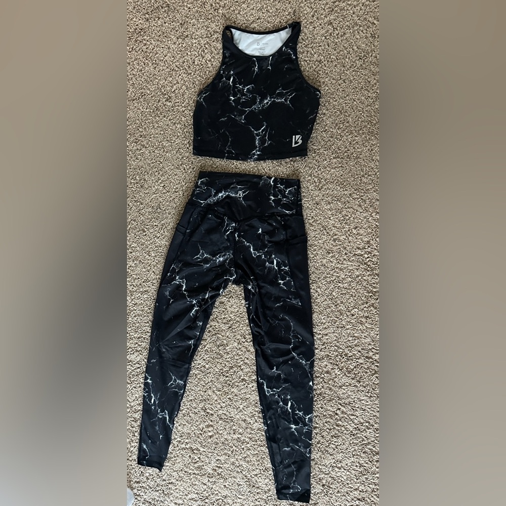 BuffBunny Black Leggings with Marble Pattern